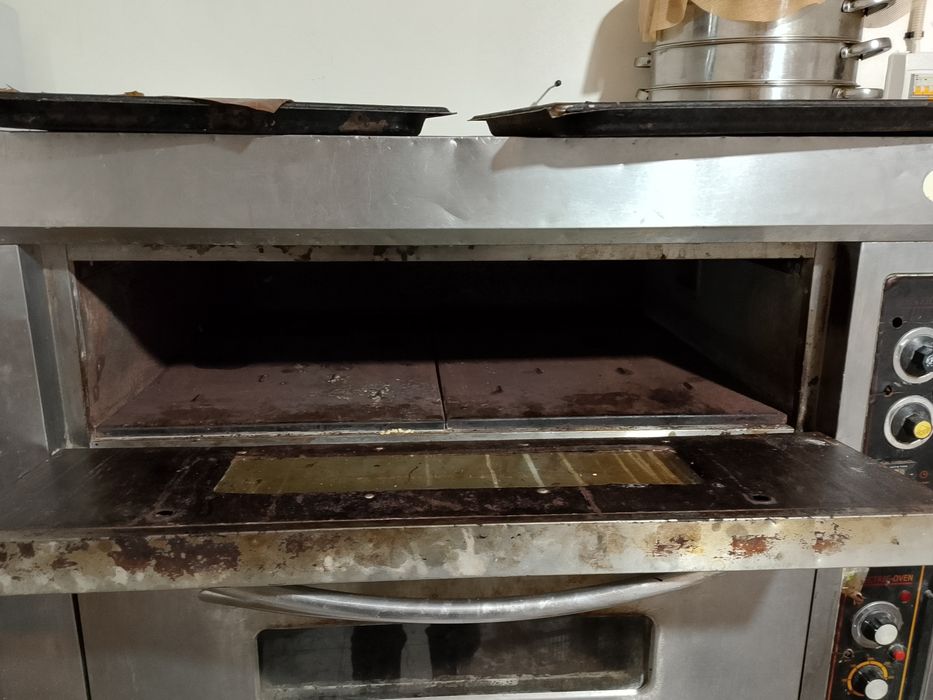 Продам печь для выпечки срочно