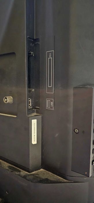 Продавам LCD TV Sharp LC-40LD270E