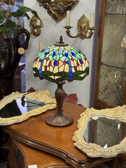 Lampa deosebita stil tiffany cu picior din metal