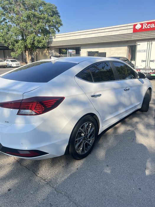 Hyundai elantra 2019 yil