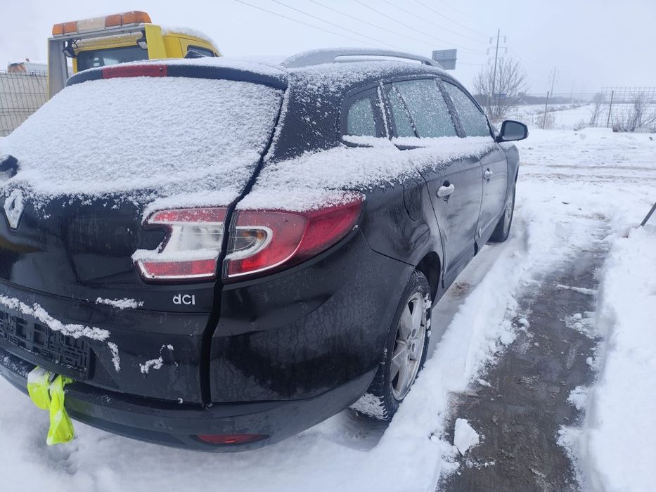 Dezmembrari vand piese renault megane  3 combi diesel  negru