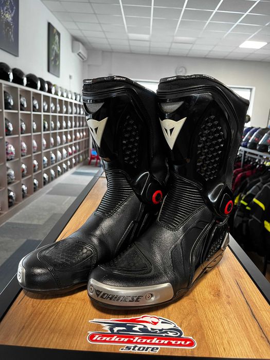 Mото ботуши DAINESE TORQUE D1 OUT 42,всички протектори,подвижна става