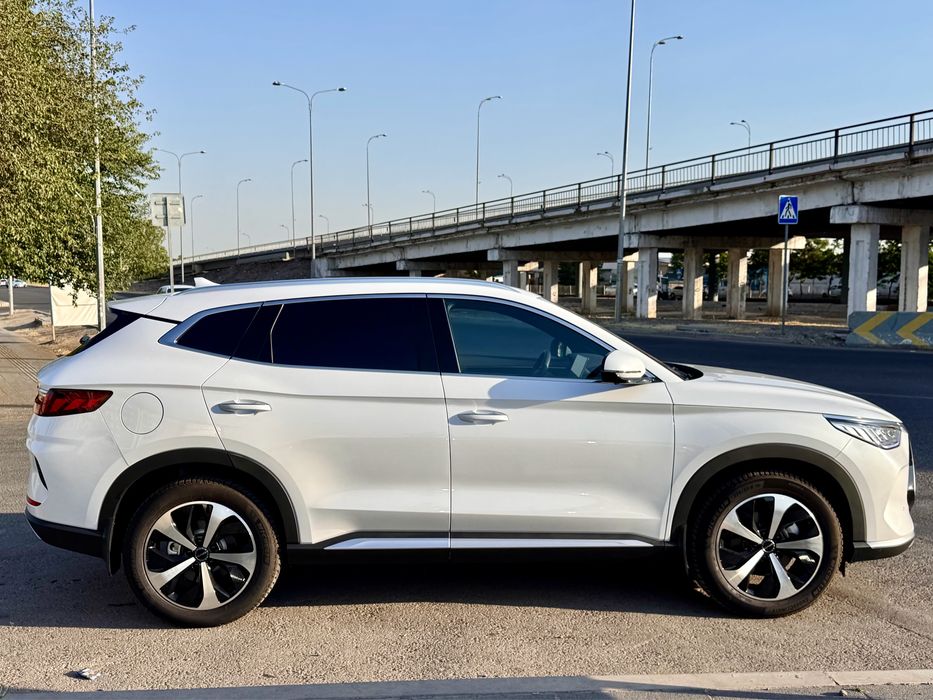 BYD Song Plus DM-i AWD пробег 3500