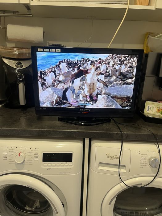 Телевизор Crown LCD 22875 HDMI