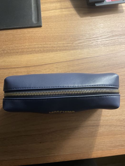 косметичка moschino новая