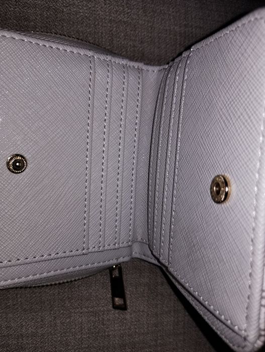 Дамско портмоне с ефектен принт