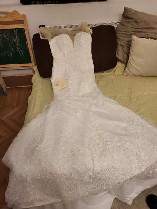 Rochie mireasa model deosebit *NOU*