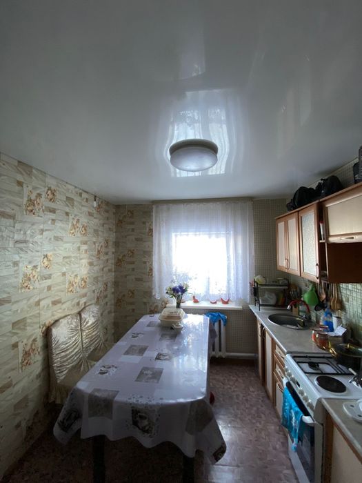 Продам дом из 3-х комнат, кирпичный