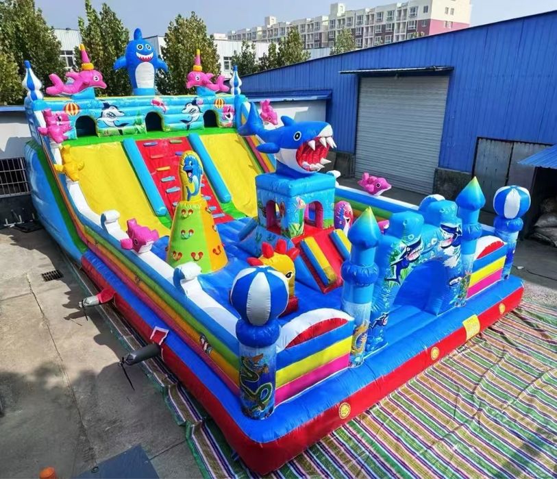 Бассейн с Водными горками и  новый Батут