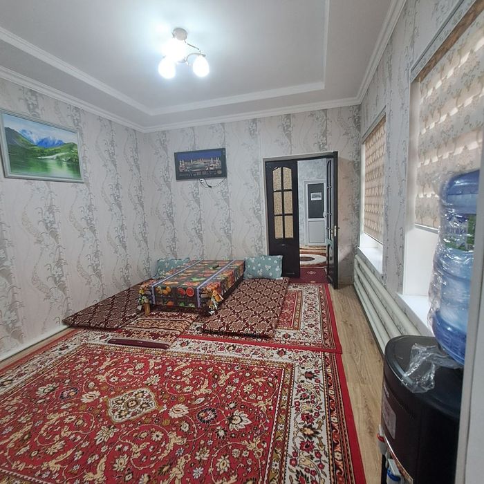 Uchqahramon arinter. Chala qozo ichkari emas yaxshi joy.6 sotx