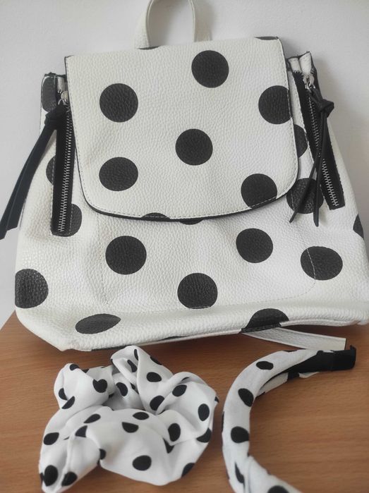 Комплект раница и аксесоари за коса