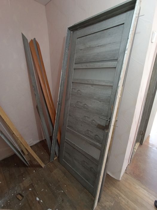 Отдам бесплатно двери