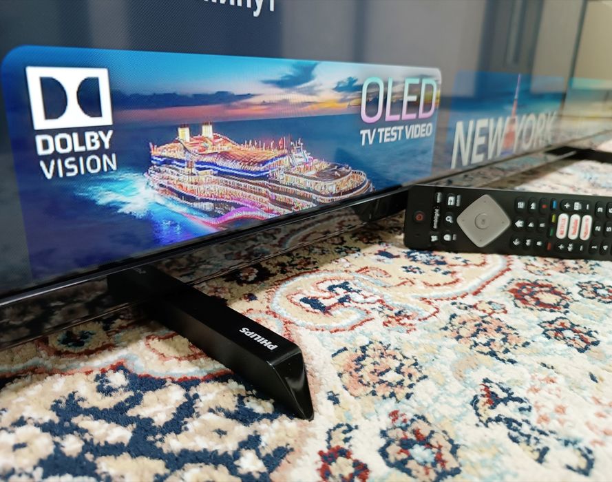 ТЕЛЕВИЗОР Philips Смарт Ambilight большой.