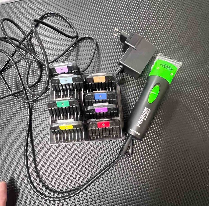 Продавам машинка за подстригване на домашни любимци.