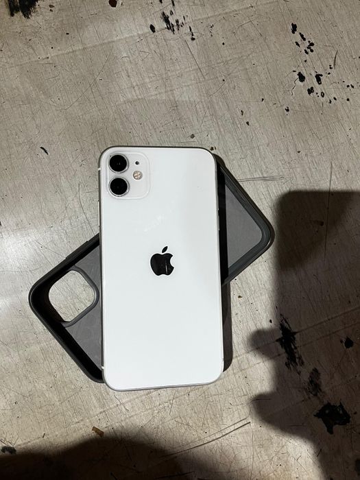 обменяю айфон 11 128гб