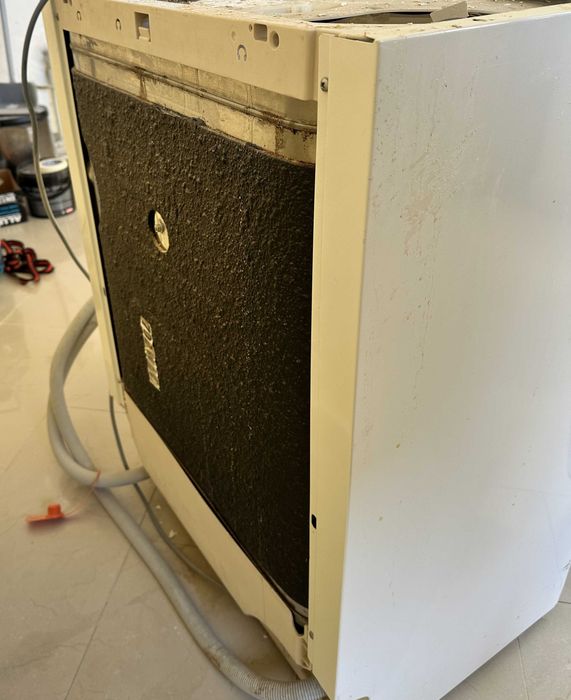 Съдомиялна Electrolux ESI66050X работи