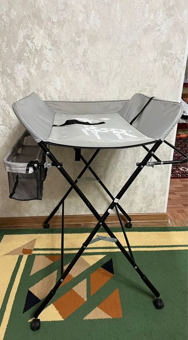 Пеленальный столик