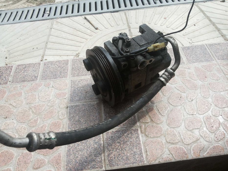 Мазда 323 1.5 бензин 88 к.с. на части.