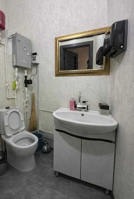 Продается офис в Бизнес центре.