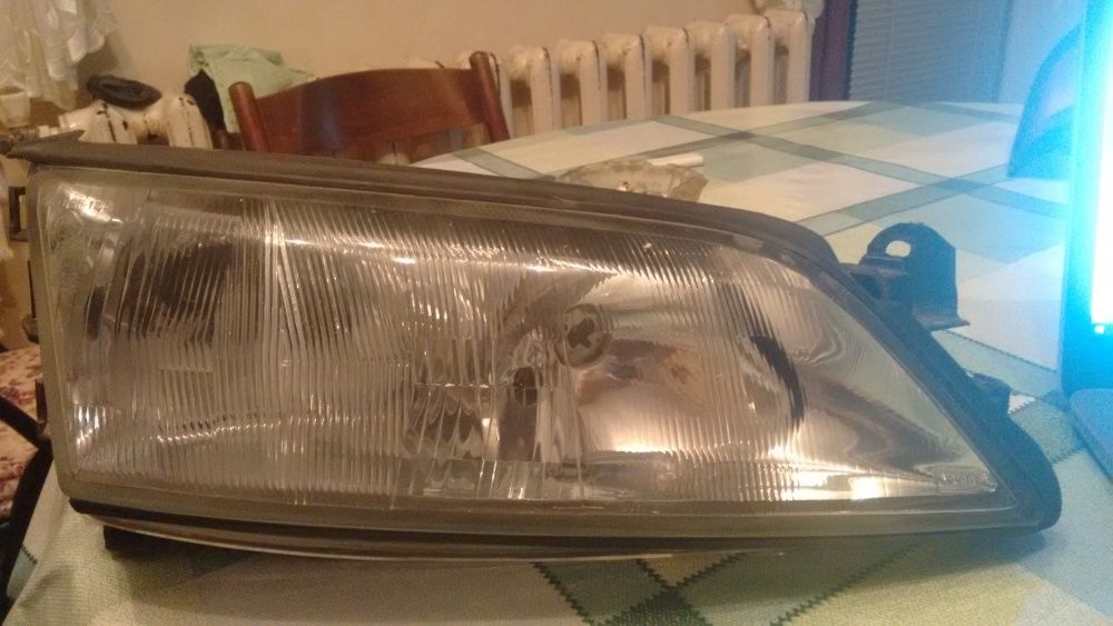 Продавам стопове и фарове