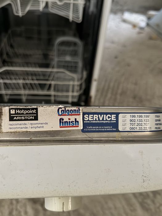 Съдомиялня Ariston Hotpoint