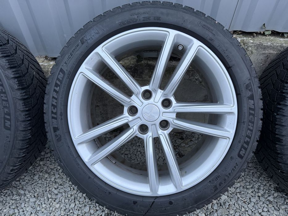Roti tesla model s jante anvelope iarna 245 45 19 michelin 5x120