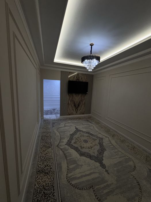 Srochno sotiladi 3 xona 90 kvadrat evroremont mehnat postiga kirmasdaa