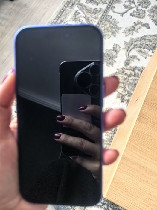 Продавам iPhone 16