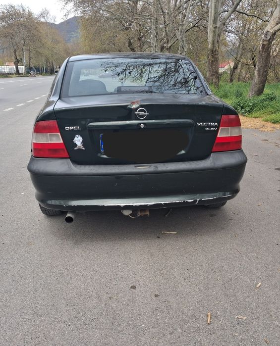 Продавам Опел Вектра