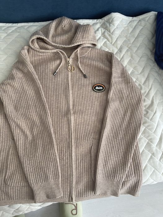 Продам кофты в отличном состоянии