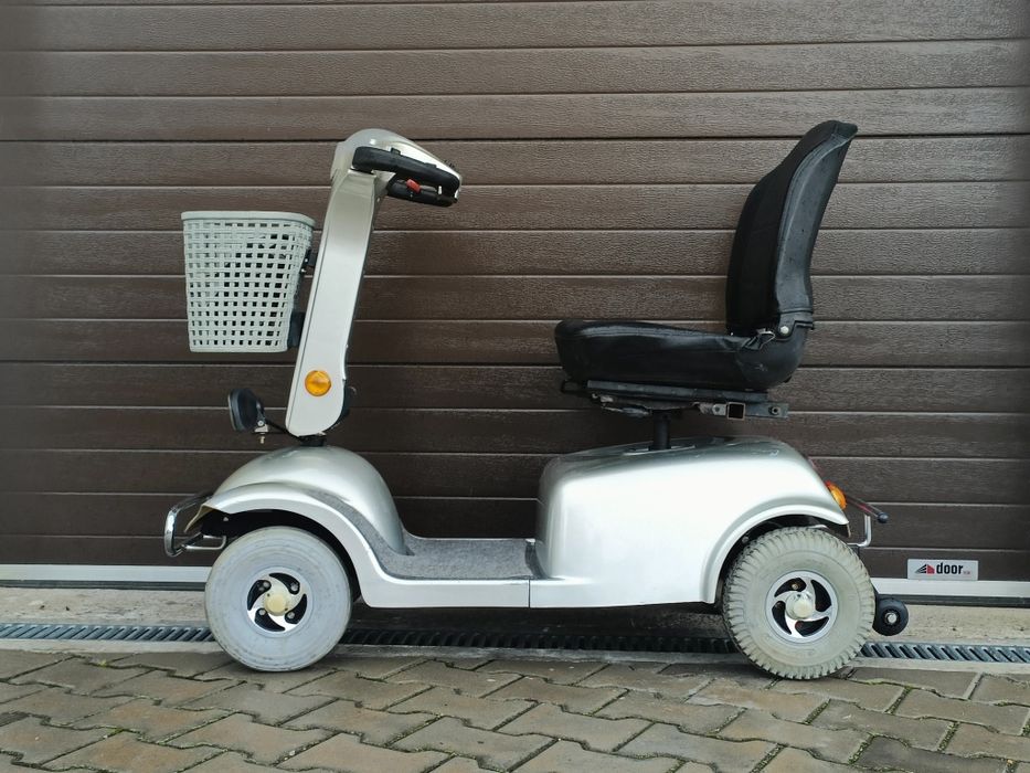 Scaun tricicleta handicap dizabilitati carut scuter carucior electric