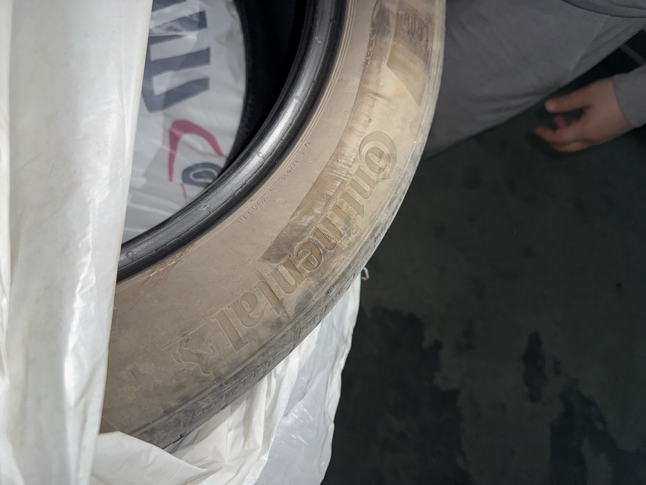 Continental 235/50/R19