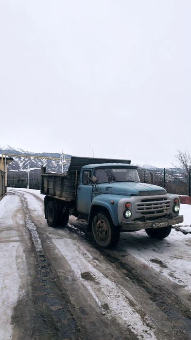 ЗИЛ Вывоз строительного мусора с грузчиками , вывоз глины , грунта ...