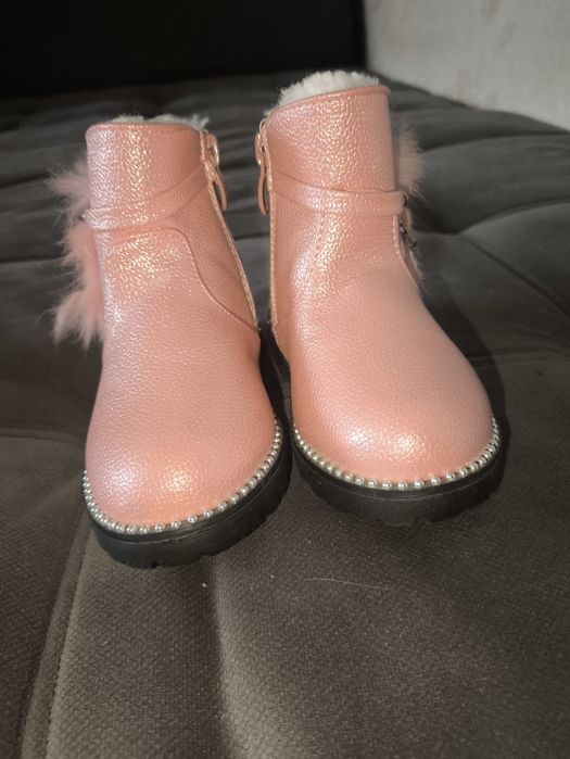 Продам детскую обувь для девочек