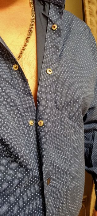 Продам рубашку мужскую