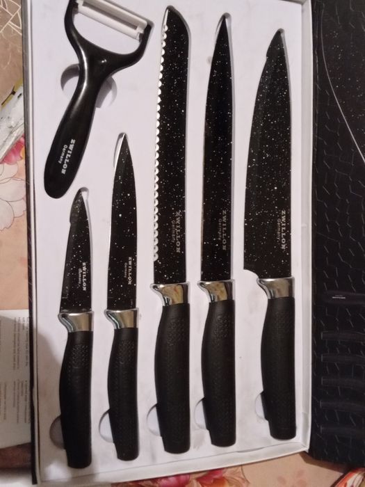 Продам набор кухонных ножей