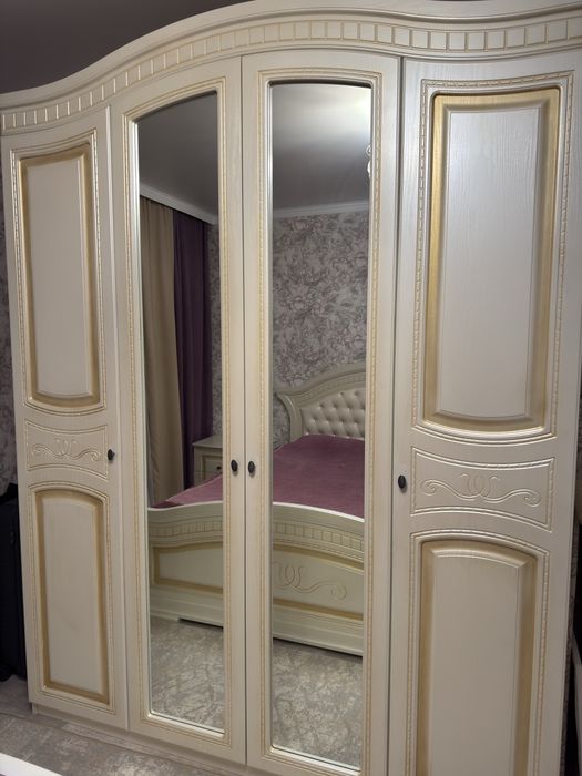 Спальный гарнитур