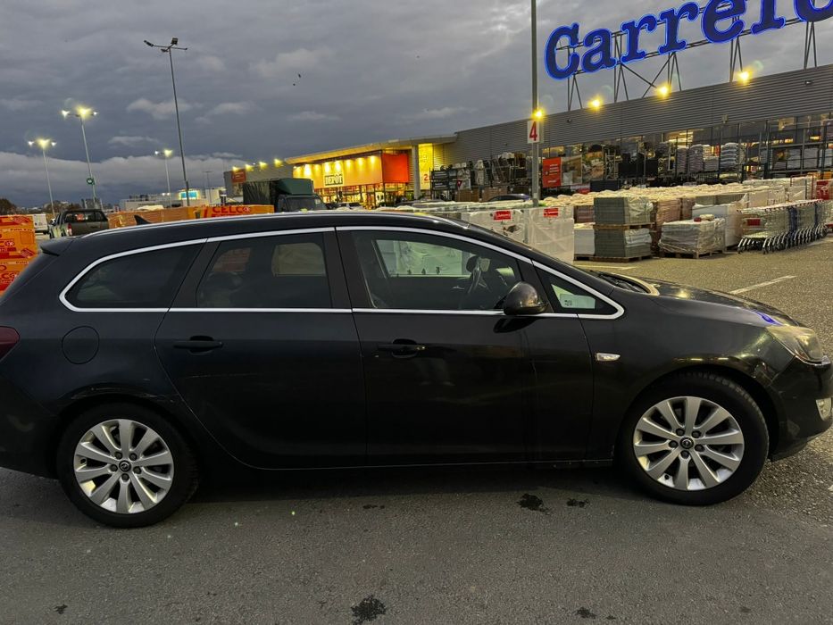 Opel Astra J facelift 2012