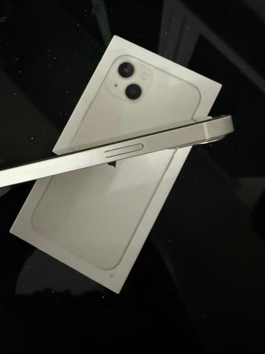 iPhone 13 белого цвета