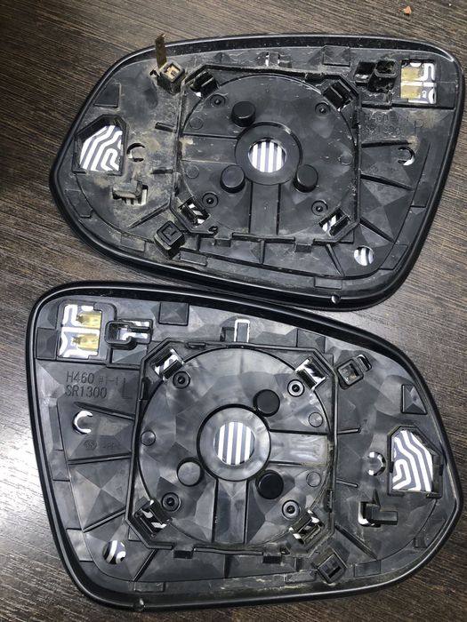 Стекло зеркала Rav4 2020 год