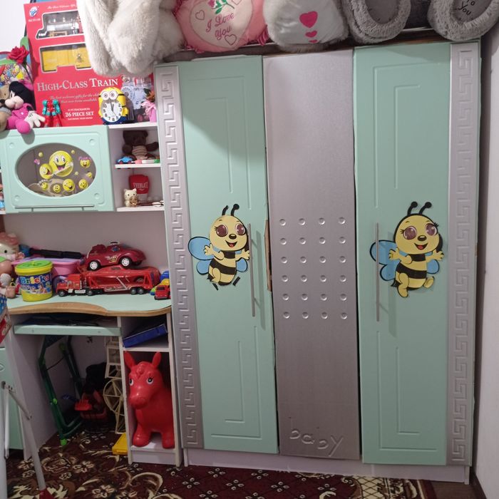 Detskiy garnitur xolati yaxshi singan joyi yuq