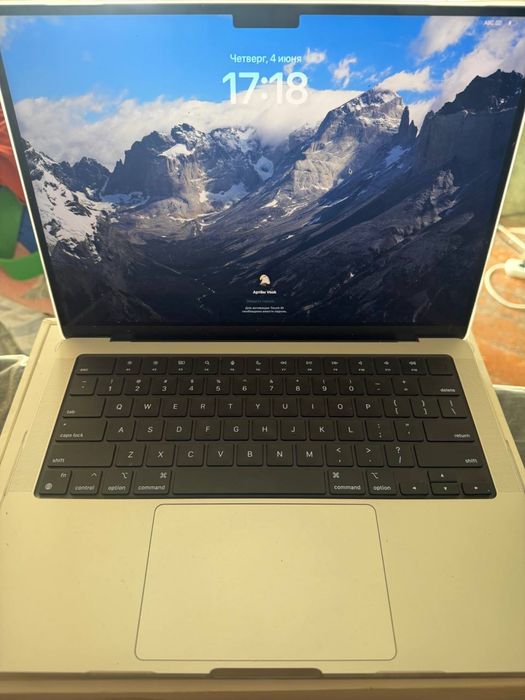 Продаю свой Маcbook 14 pro M4