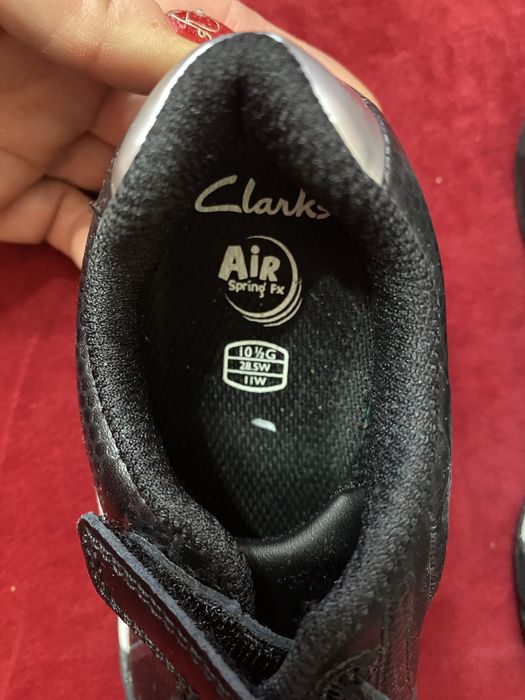 Обувки Clarks за момче и момиче