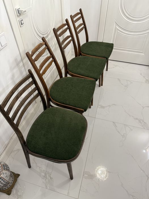 Стулья 4 штуки по 10000