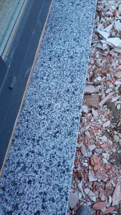 Granit trepte scari glafuri placaj calcar marmura montaj