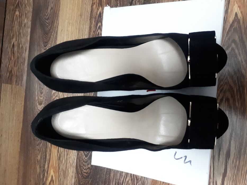 Продам туфли замшевые