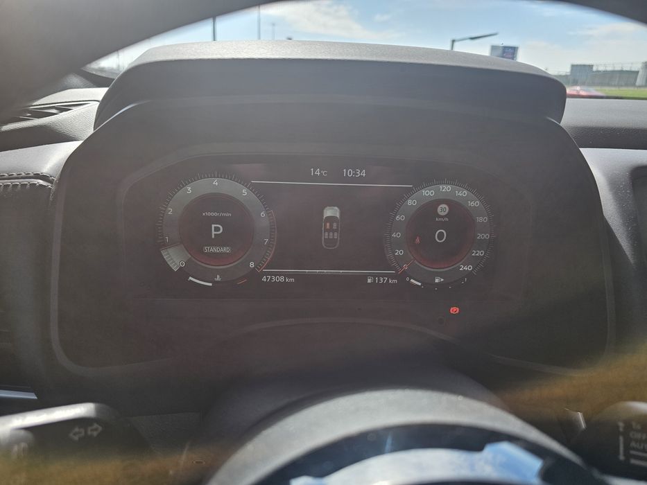 Nissan Qashqai tekna hibrid 4wd sau schimb cu audi Q6 SAU PORSCHE electrica