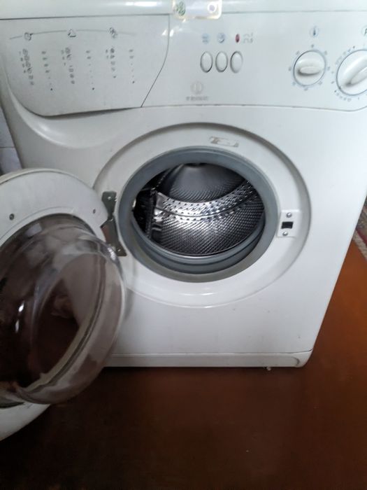 Продам Стир. Машину indezit