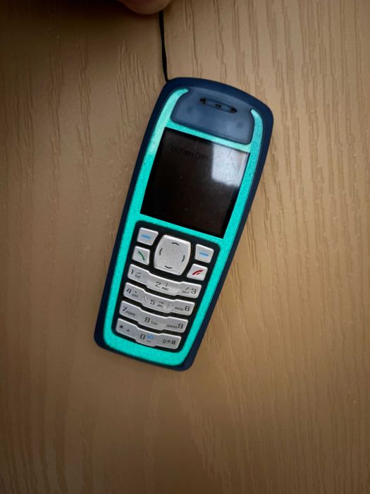 Продавам GSM Nokia 3100 нови панел + клавиатура