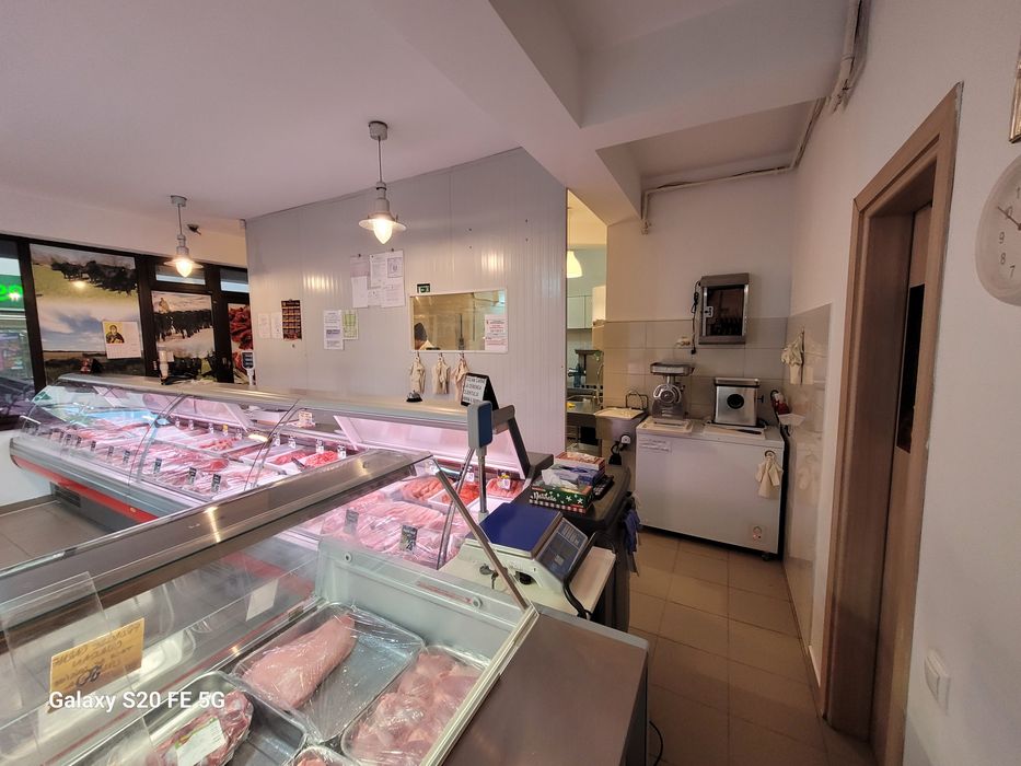 Închiriez măcelărie